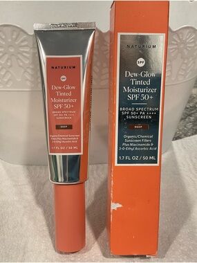 Naturium Dew-Glow Tinted Moisturizer SPF 50+ Deep